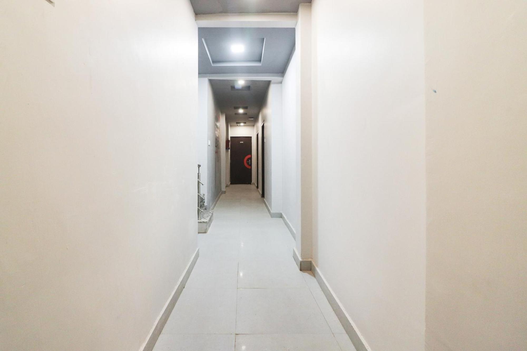 Super Collection O Sonica Gold Civil Lines Hotel Allāhābād Junction Exterior foto
